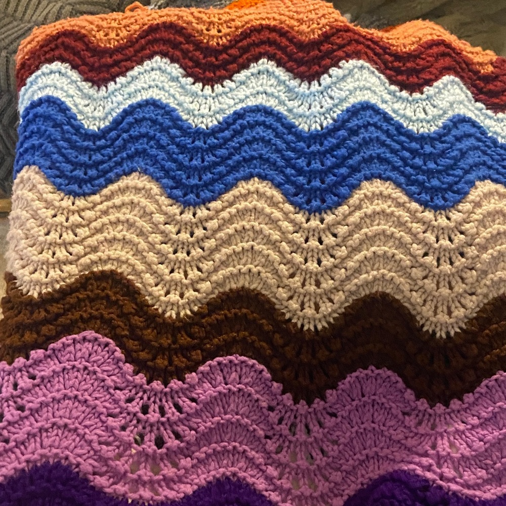 Multicolor Wave Pattern Crochet Blanket